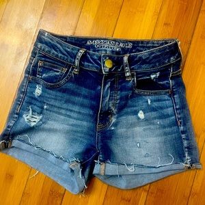 Women’s American Eagle size 4 Super Stretch denim shorts